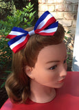 Hair bow on comb